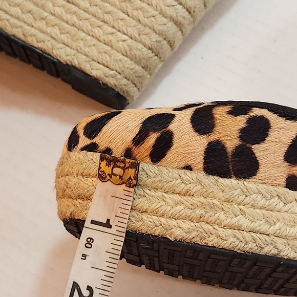 Charles David Animal Print Calf Hair Strappy Spadrille Wedge Size Size 7 - Picture 5 of 12